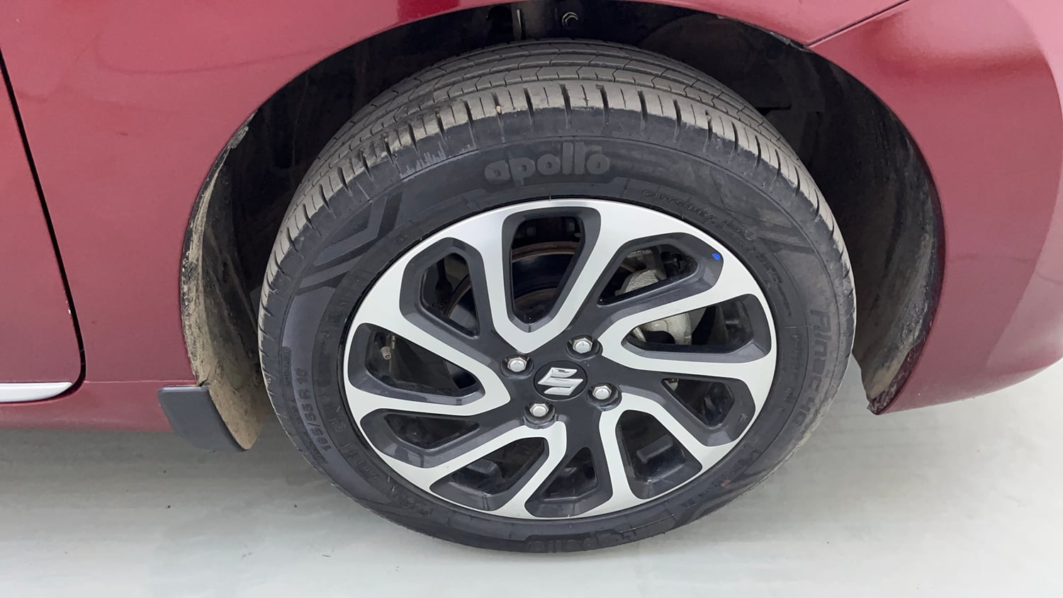 Used 2024 Maruti Suzuki Baleno Alpha MT Petrol Manual tyres RIGHT FRONT TYRE RIM VIEW