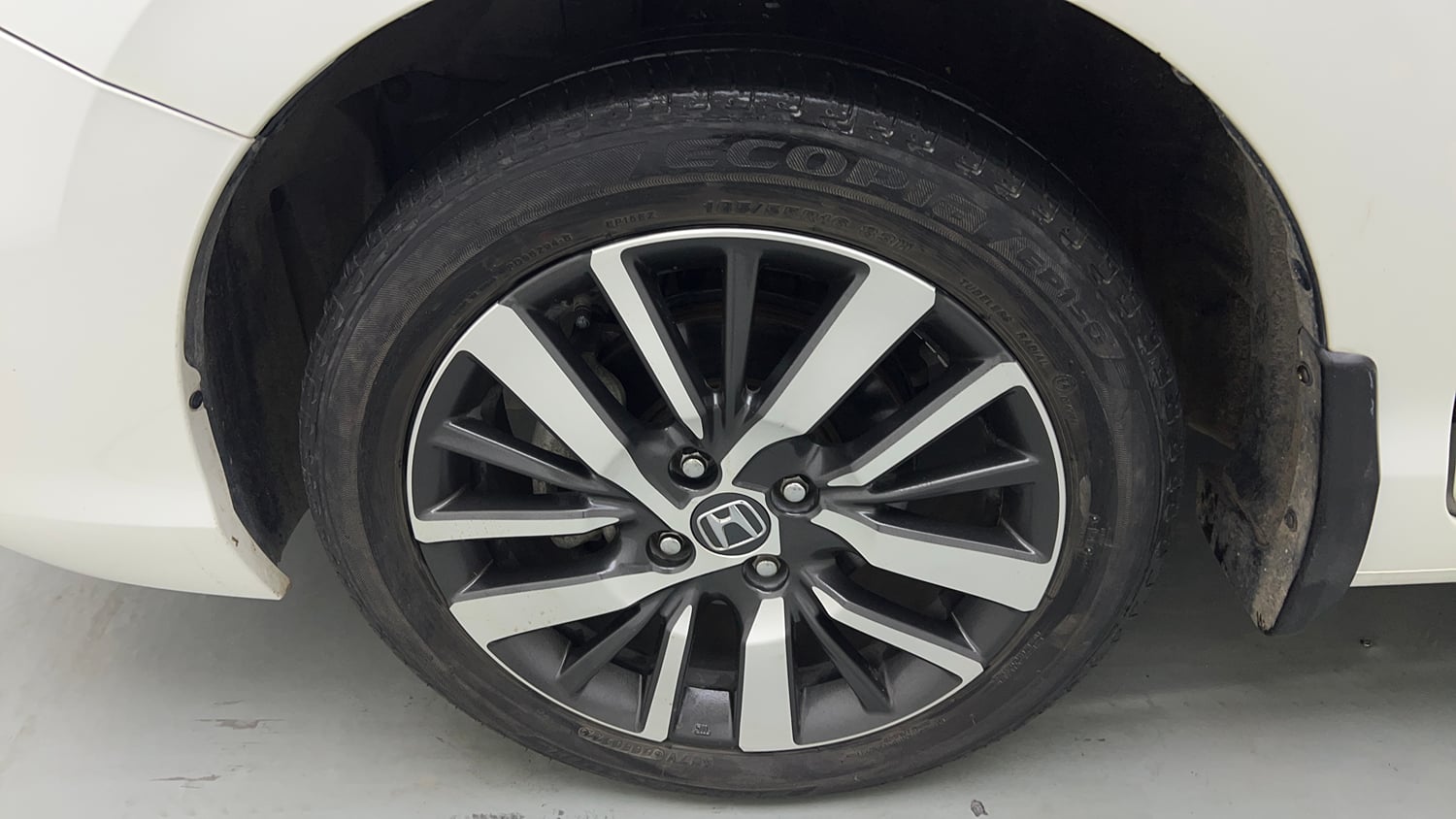 Used 2022 Honda City ZX CVT Petrol Petrol Automatic tyres LEFT FRONT TYRE RIM VIEW
