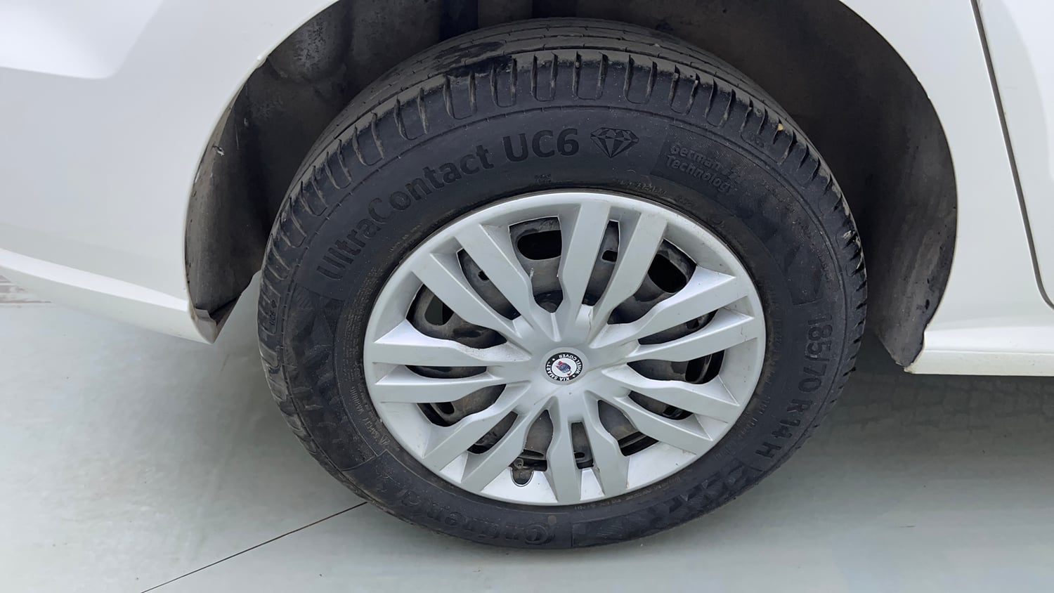 Used 2020 Volkswagen Ameo Trendline 1.5L (D) Diesel Manual tyres RIGHT REAR TYRE RIM VIEW