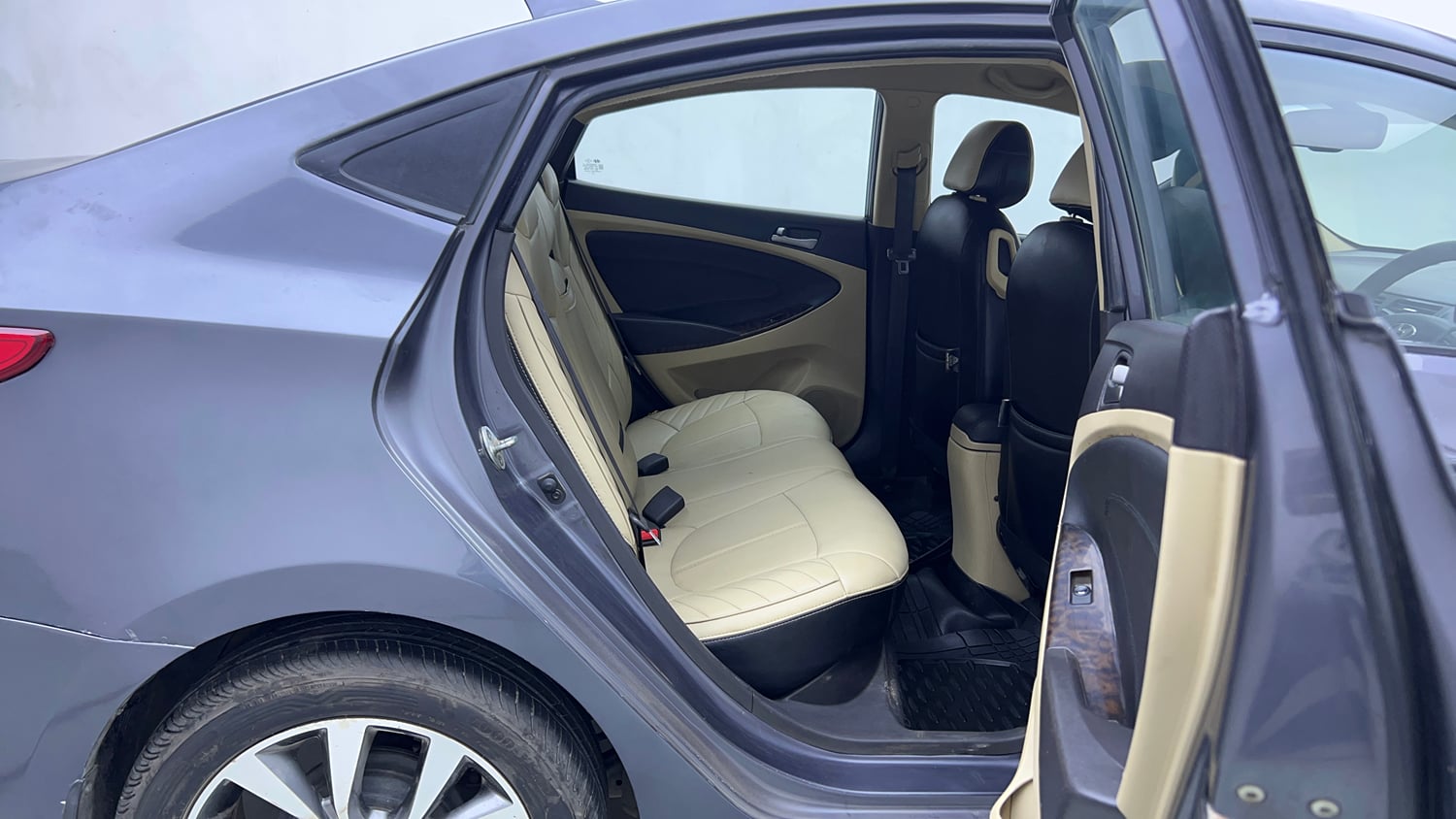 Used 2016 Hyundai Verna 1.6 VTVT SX AT Petrol Automatic interior RIGHT SIDE REAR DOOR CABIN VIEW