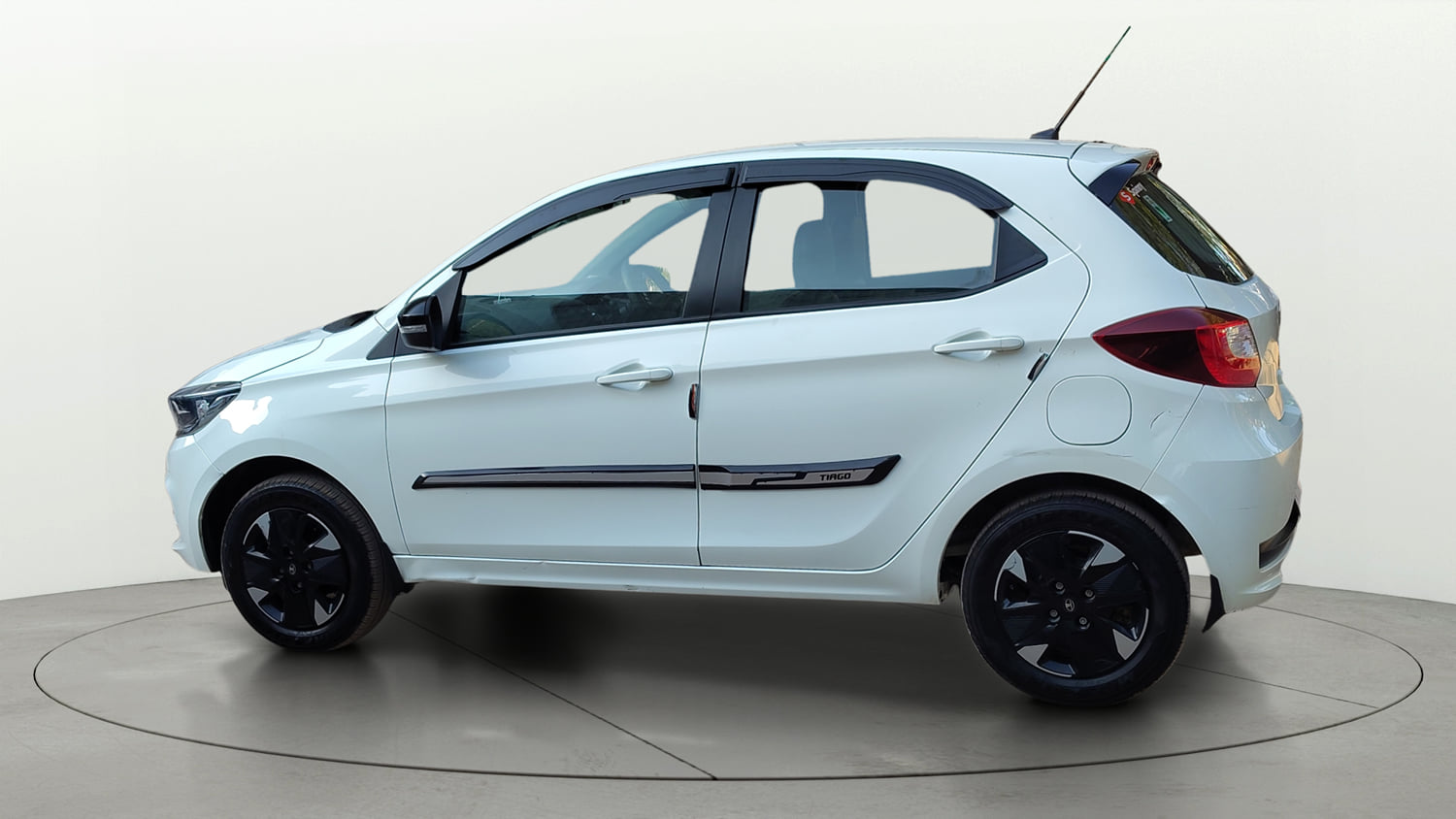 Used 2025 Tata Tiago XT Petrol Manual exterior LEFT SIDE VIEW