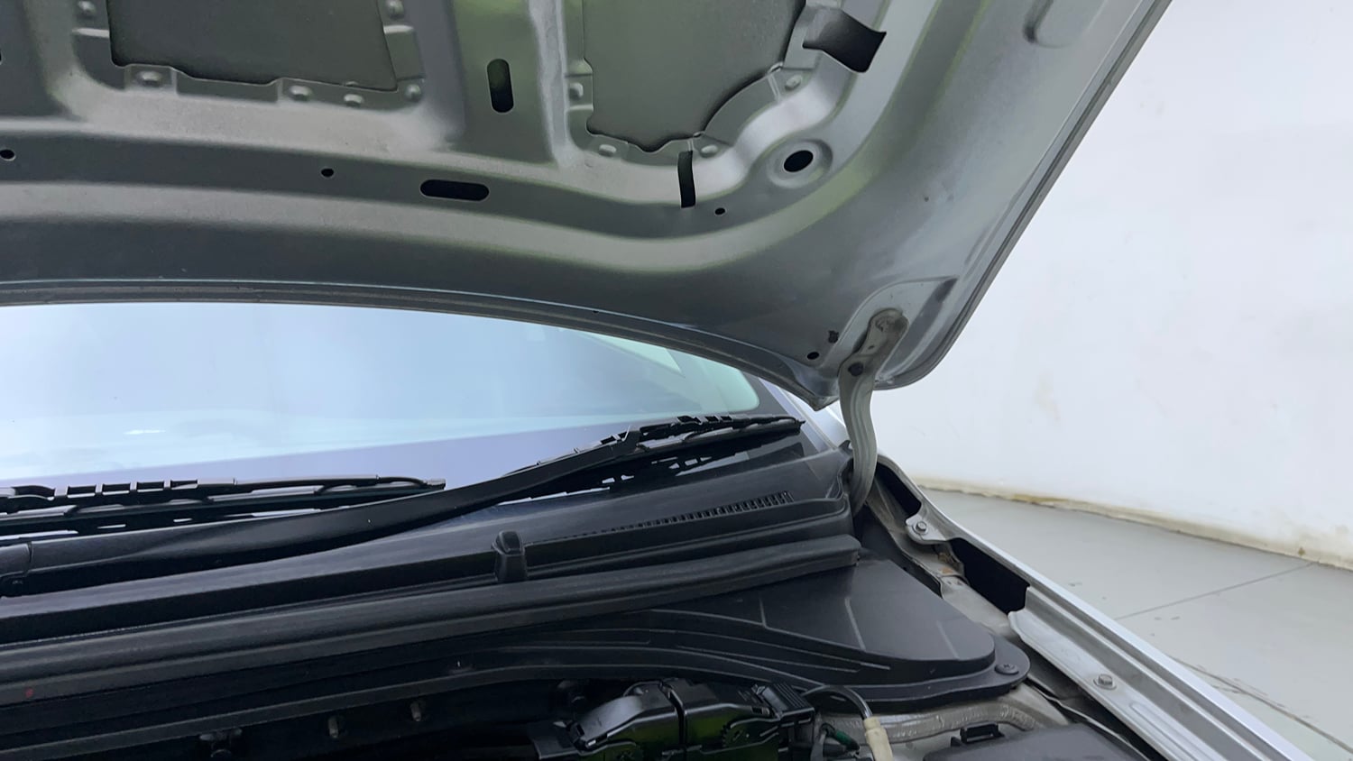 Used 2017 Hyundai Elantra 2.0 SX (O) AT Petrol Automatic engine ENGINE LEFT SIDE HINGE & APRON VIEW