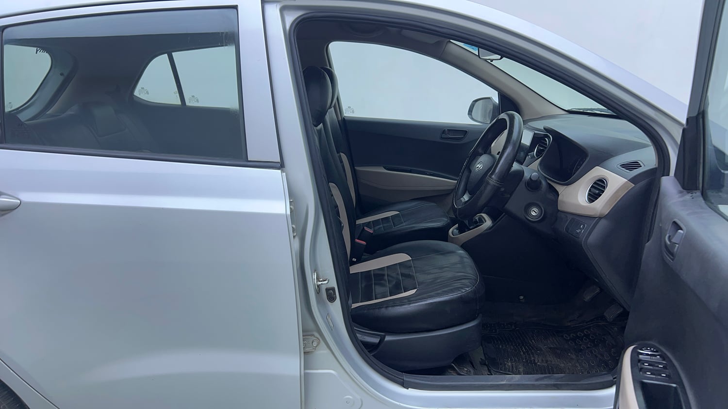 Used 2015 Hyundai Grand i10 Magna 1.2 Kappa VTVT Petrol Manual interior RIGHT SIDE FRONT DOOR CABIN VIEW