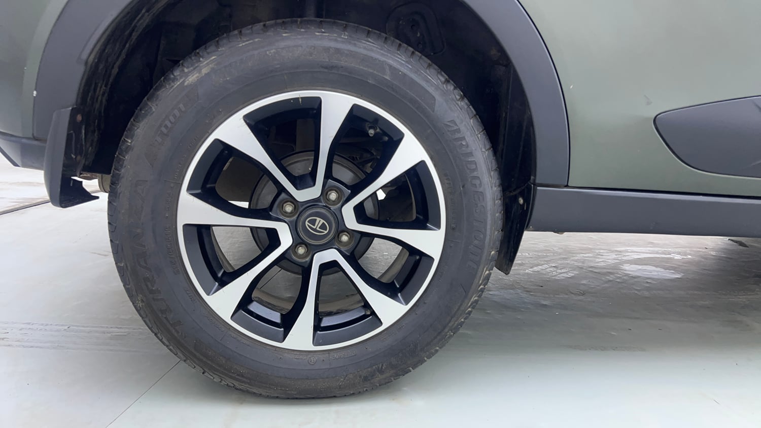 Used 2021 Tata Nexon XZ Plus Petrol Manual tyres RIGHT REAR TYRE RIM VIEW
