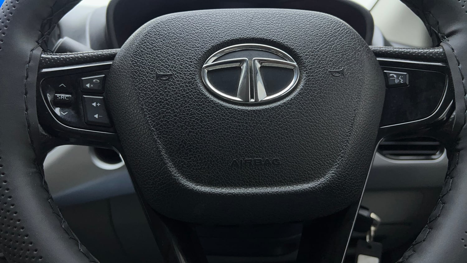 Used 2018 Tata Nexon XM Petrol Manual top_features Airbags