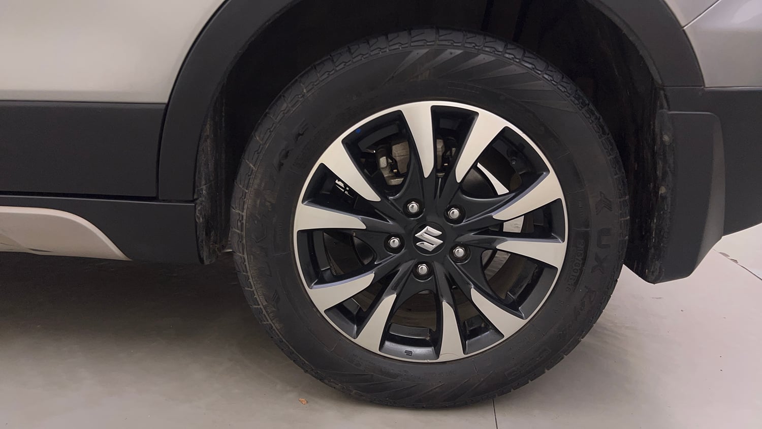 Used 2022 Maruti Suzuki S-Cross Zeta Petrol Manual tyres LEFT REAR TYRE RIM VIEW