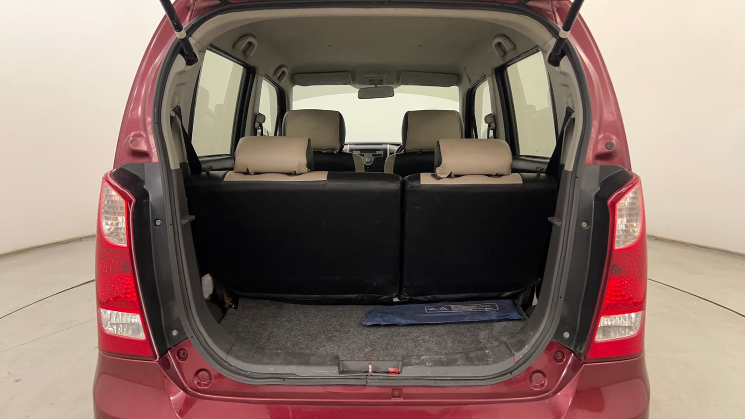 Used 2012 Maruti Suzuki Wagon R 1.0 VXi Petrol Manual interior DICKY INSIDE VIEW