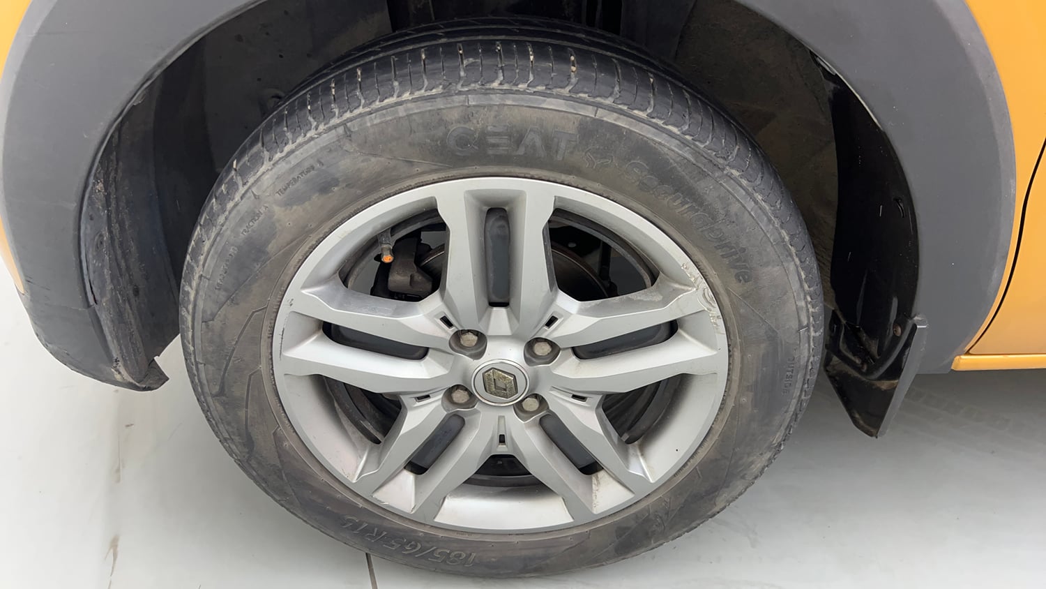 Used 2020 Renault Triber RXZ Petrol Manual tyres LEFT FRONT TYRE RIM VIEW