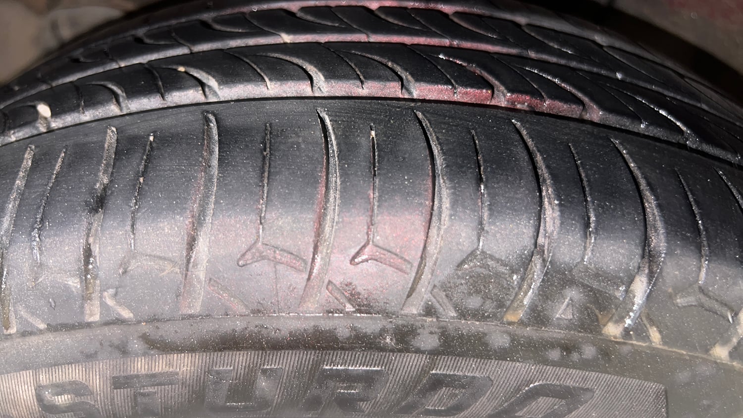 Used 2018 Hyundai Grand i10 Sportz AT 1.2 Kappa VTVT Petrol Automatic tyres RIGHT REAR TYRE TREAD VIEW