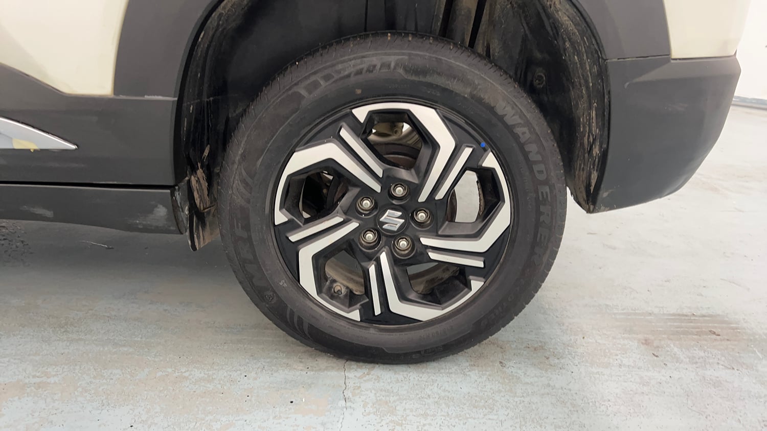 Used 2023 Maruti Suzuki Brezza ZXi Plus Petrol Manual tyres LEFT REAR TYRE RIM VIEW