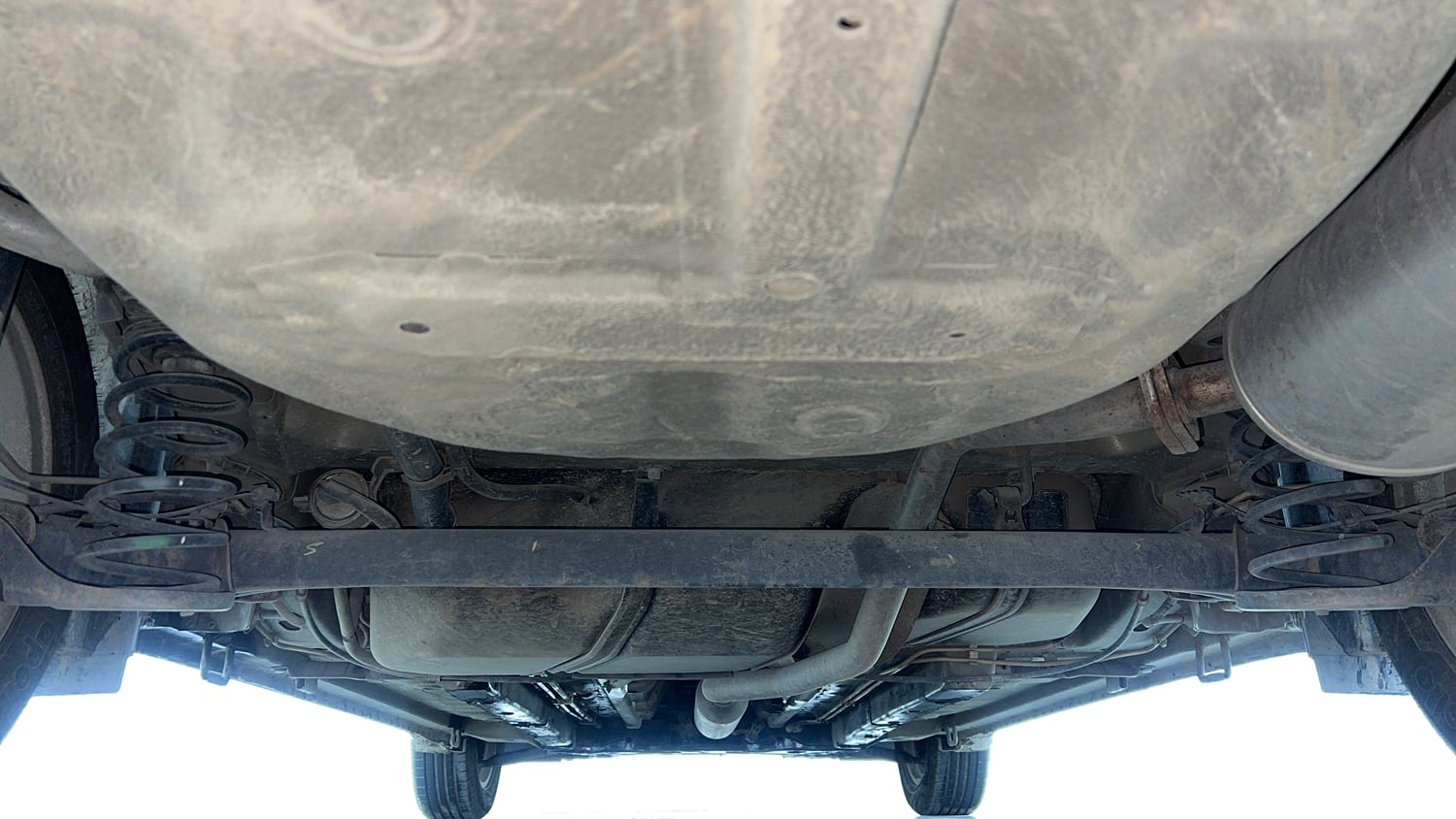 Used 2016 Maruti Suzuki Ciaz ZXi Petrol Manual extra REAR UNDERBODY VIEW (TAKEN FROM REAR)