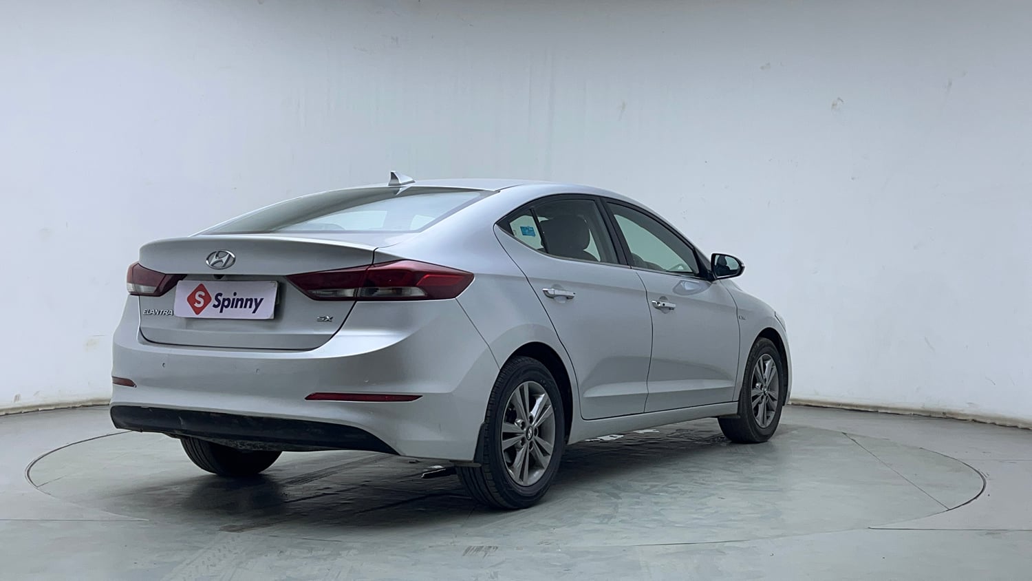 Used 2017 Hyundai Elantra 2.0 SX (O) AT Petrol Automatic exterior RIGHT REAR CORNER VIEW