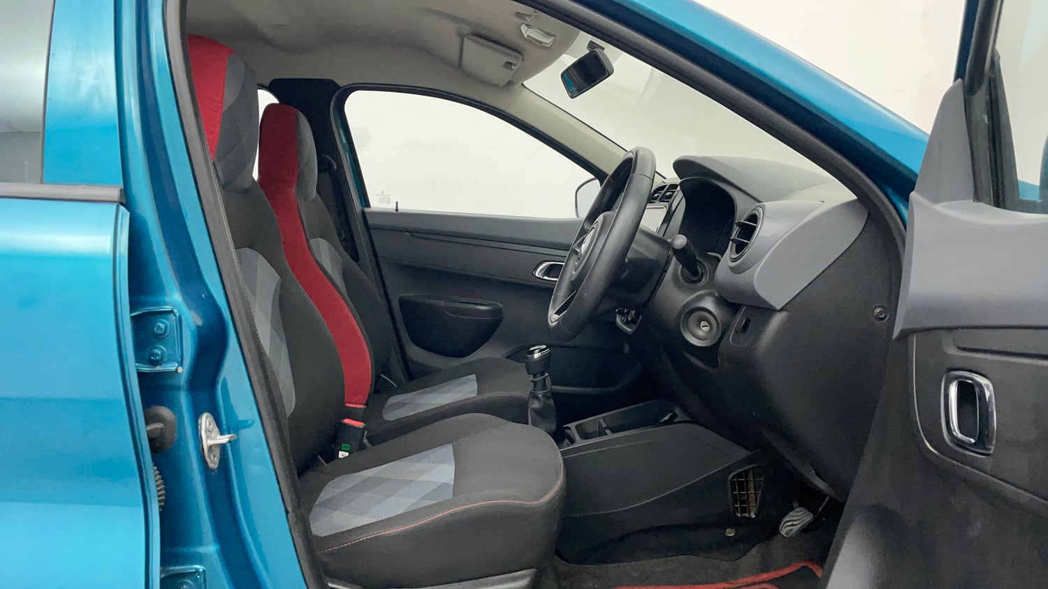 Used 2020 Renault Kwid RXT Petrol Manual interior RIGHT SIDE FRONT DOOR CABIN VIEW