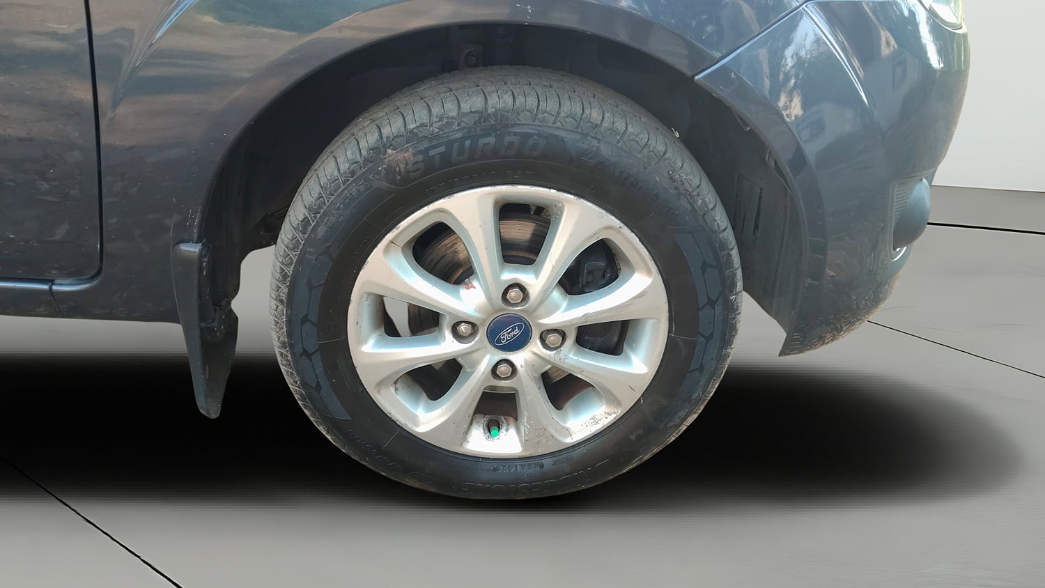 Used 2012 Ford Figo Duratorq Diesel Titanium 1.4 Diesel Manual tyres RIGHT FRONT TYRE RIM VIEW