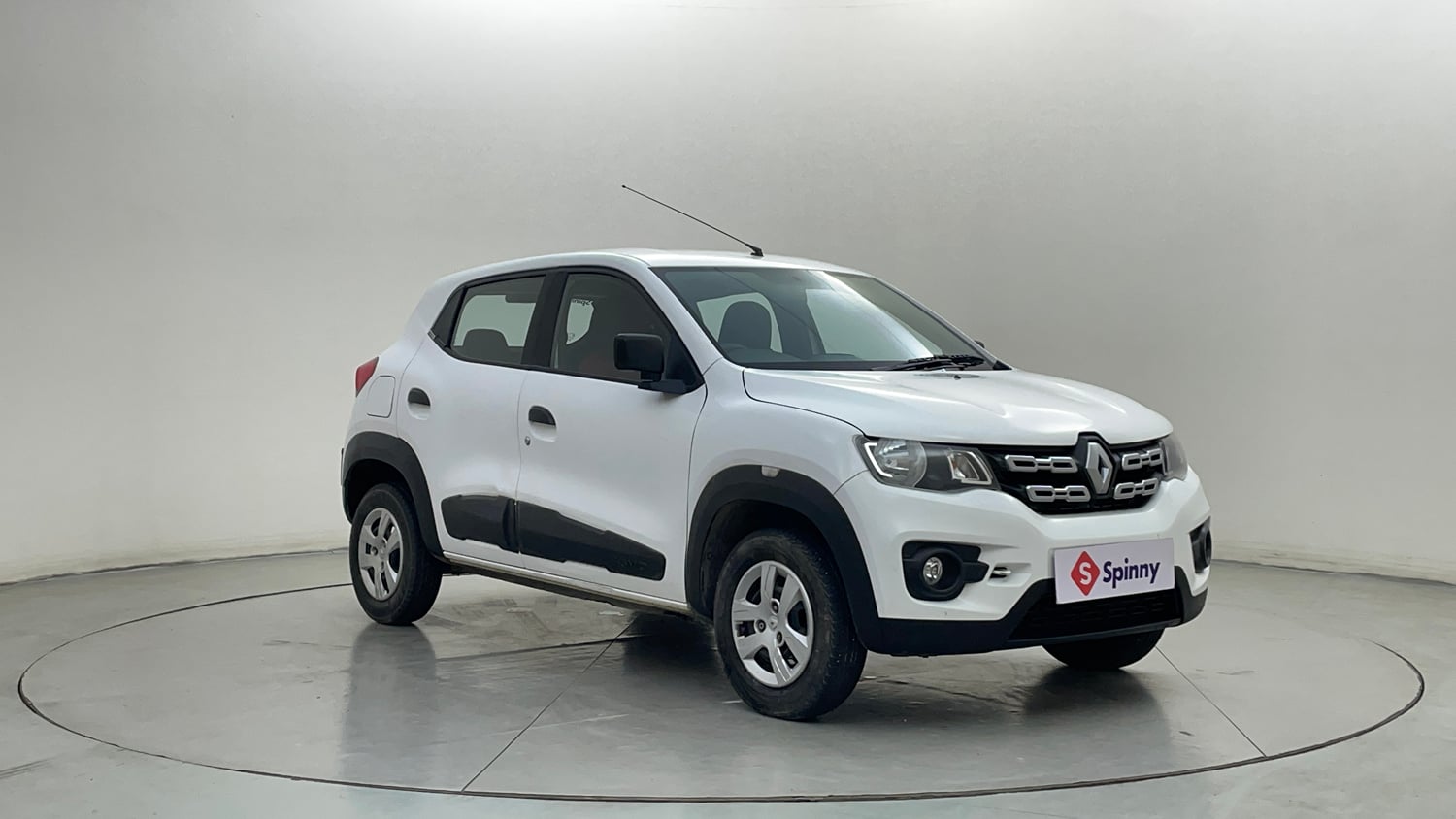 Used 2015 Renault Kwid RXT Petrol Manual exterior RIGHT FRONT CORNER VIEW