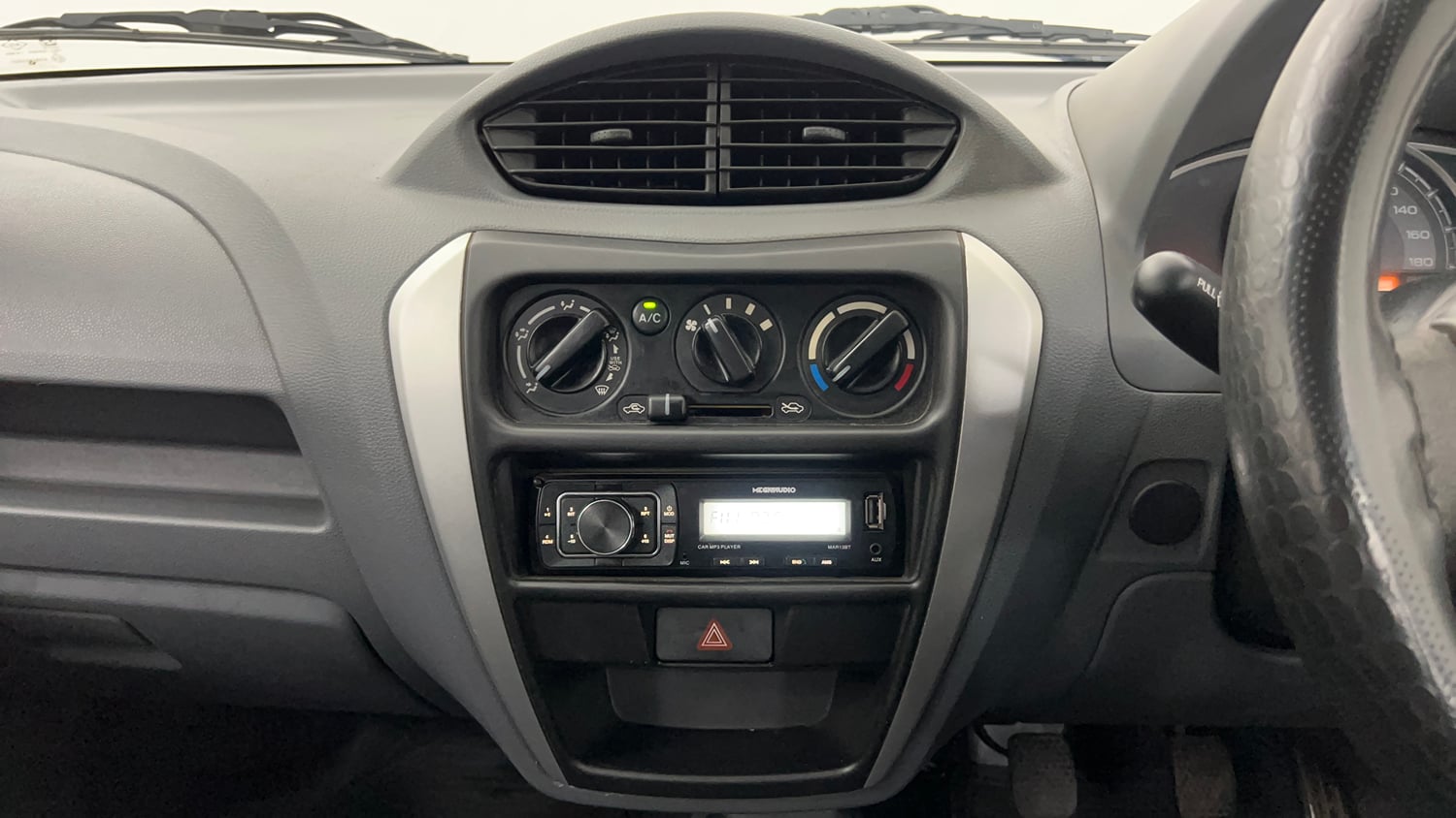 Used 2014 Maruti Suzuki Alto 800 Lxi Petrol Manual interior MUSIC SYSTEM & AC CONTROL VIEW