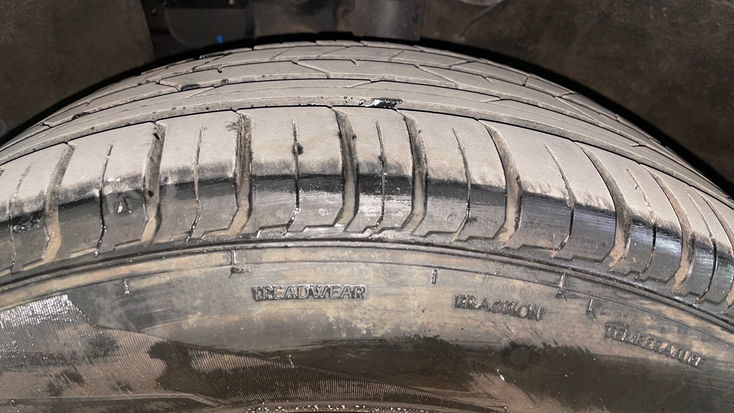 Used 2023 Hyundai Venue SX (O) 1.5 CRDi Diesel Manual tyres LEFT FRONT TYRE TREAD VIEW