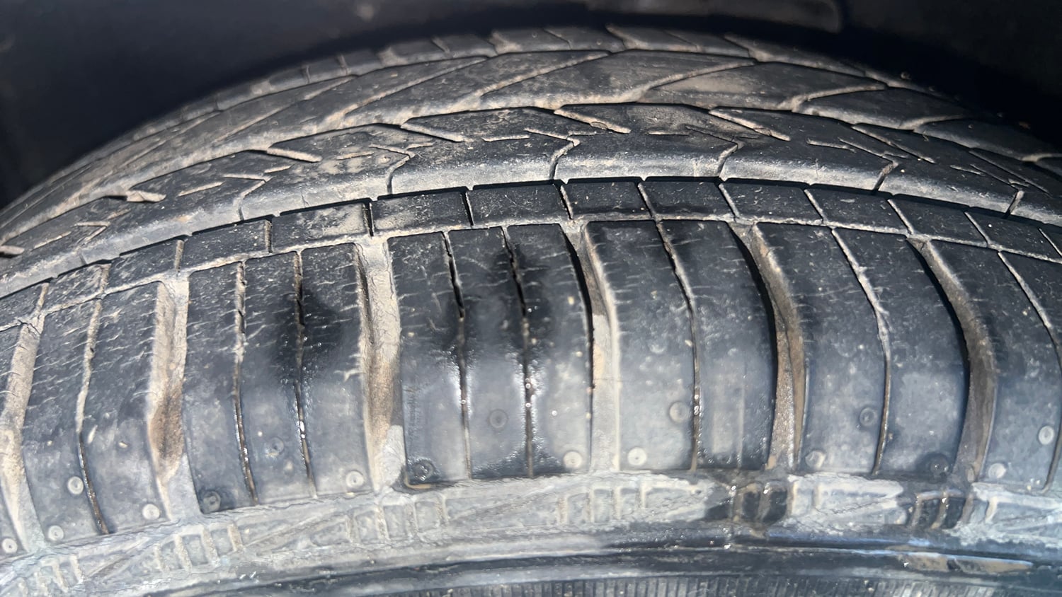 Used 2016 Maruti Suzuki Celerio ZXi AMT Petrol Automatic tyres LEFT FRONT TYRE TREAD VIEW