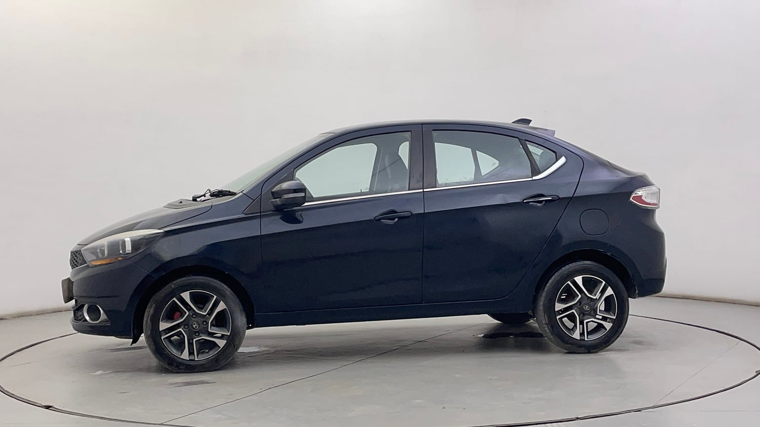 Used 2019 Tata Tigor Revotron XZA Petrol Automatic exterior LEFT SIDE VIEW