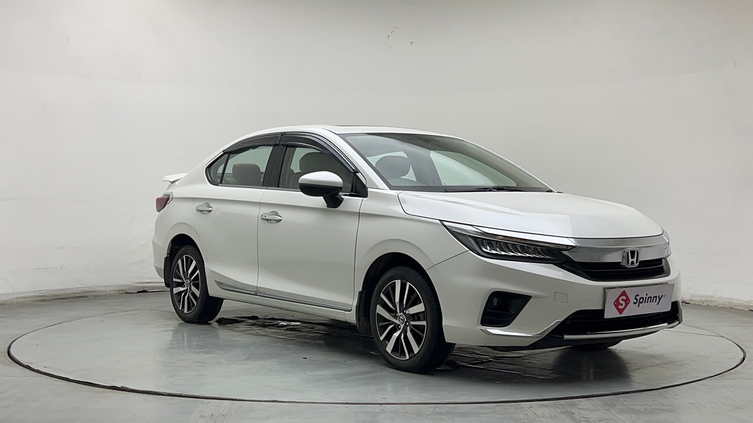 Used 2022 Honda City ZX CVT Petrol Petrol Automatic exterior RIGHT FRONT CORNER VIEW