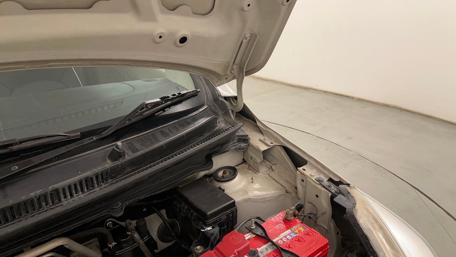 Used 2017 Maruti Suzuki Celerio ZXi AMT Petrol Automatic engine ENGINE LEFT SIDE HINGE & APRON VIEW