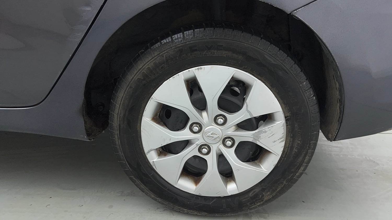 Used 2018 Hyundai Xcent E+ CNG (Outside Fitted) Cng Manual tyres LEFT REAR TYRE RIM VIEW