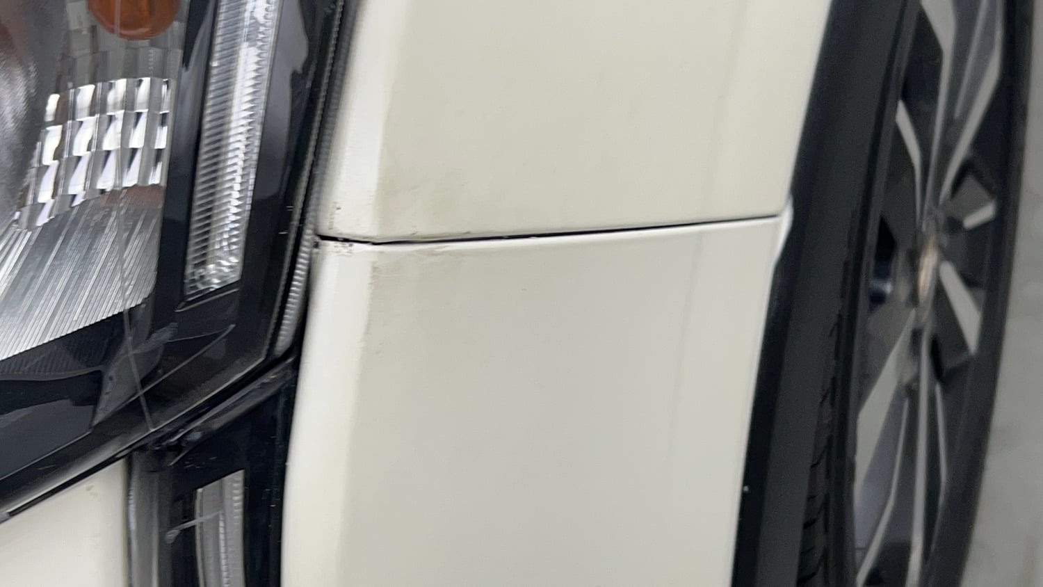 Used 2019 Mahindra XUV 300 1.5 W8 (O) Diesel Manual dents MINOR SCRATCH