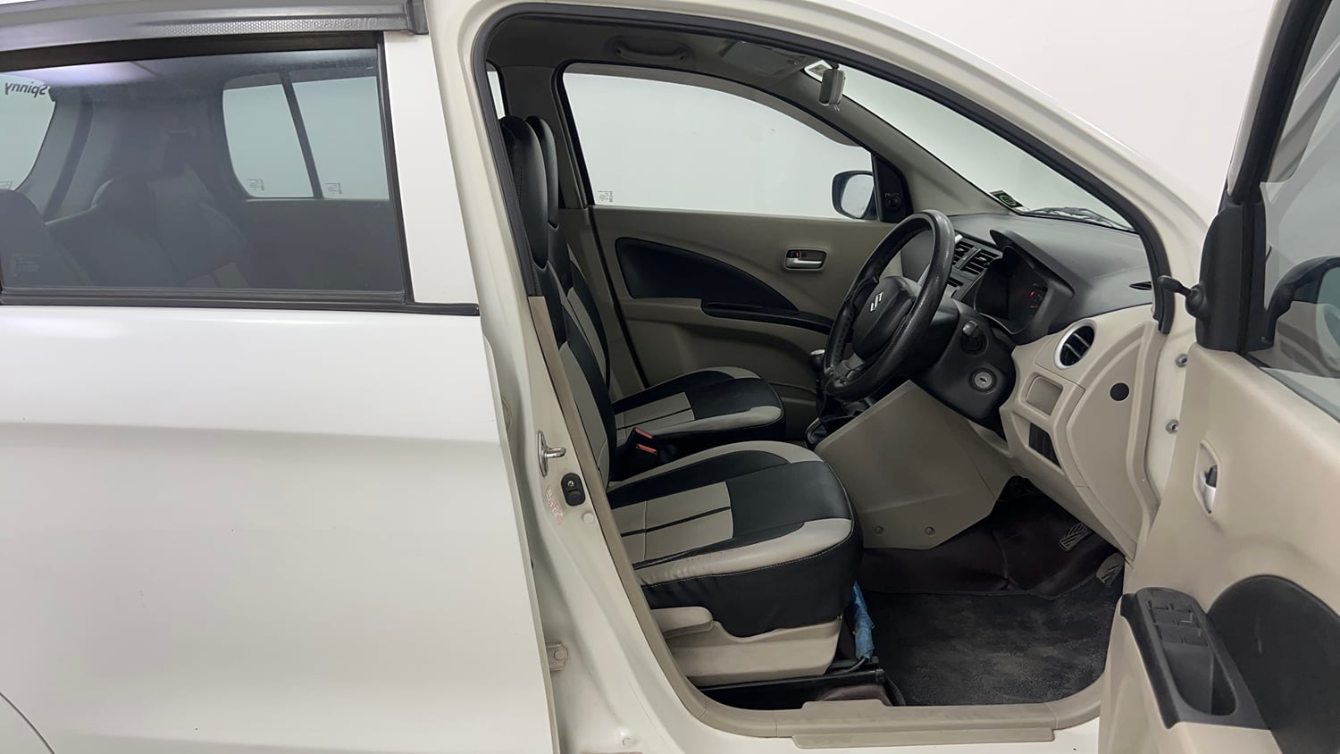 Used 2015 Maruti Suzuki Celerio VXi Petrol Manual interior RIGHT SIDE FRONT DOOR CABIN VIEW