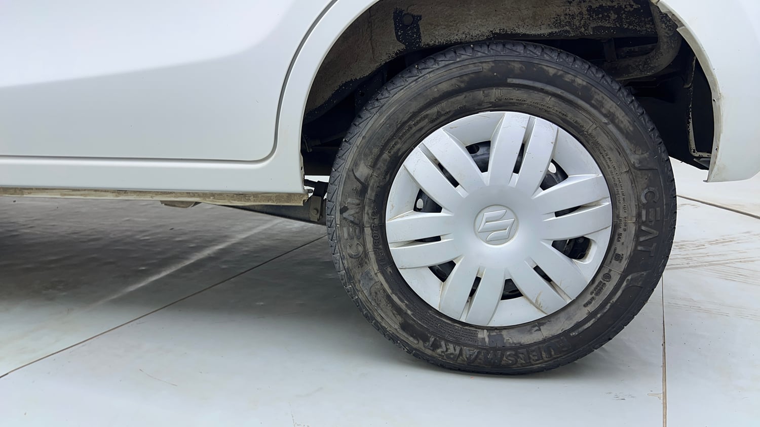 Used 2023 Maruti Suzuki Alto 800 VXi Petrol Manual tyres LEFT REAR TYRE RIM VIEW