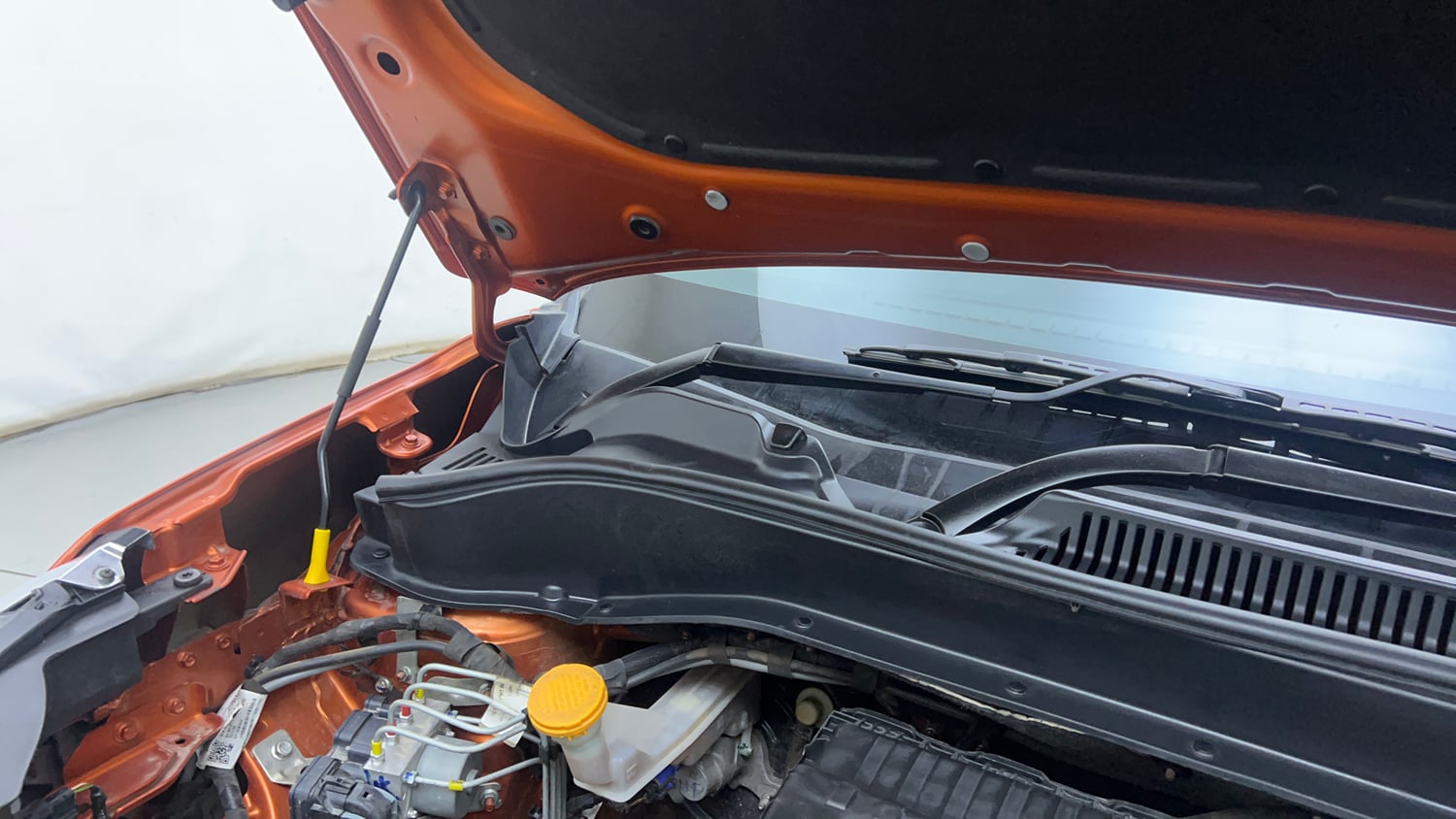 Used 2023 Tata Punch Creative Dual Tone AMT Petrol Automatic engine ENGINE RIGHT SIDE HINGE & APRON VIEW