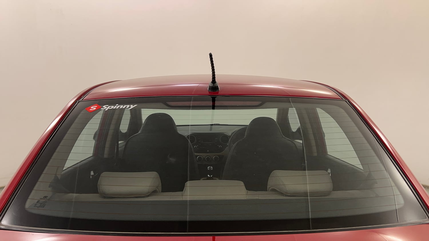 Used 2016 Hyundai Xcent SX 1.2 Petrol Manual exterior BACK WINDSHIELD VIEW