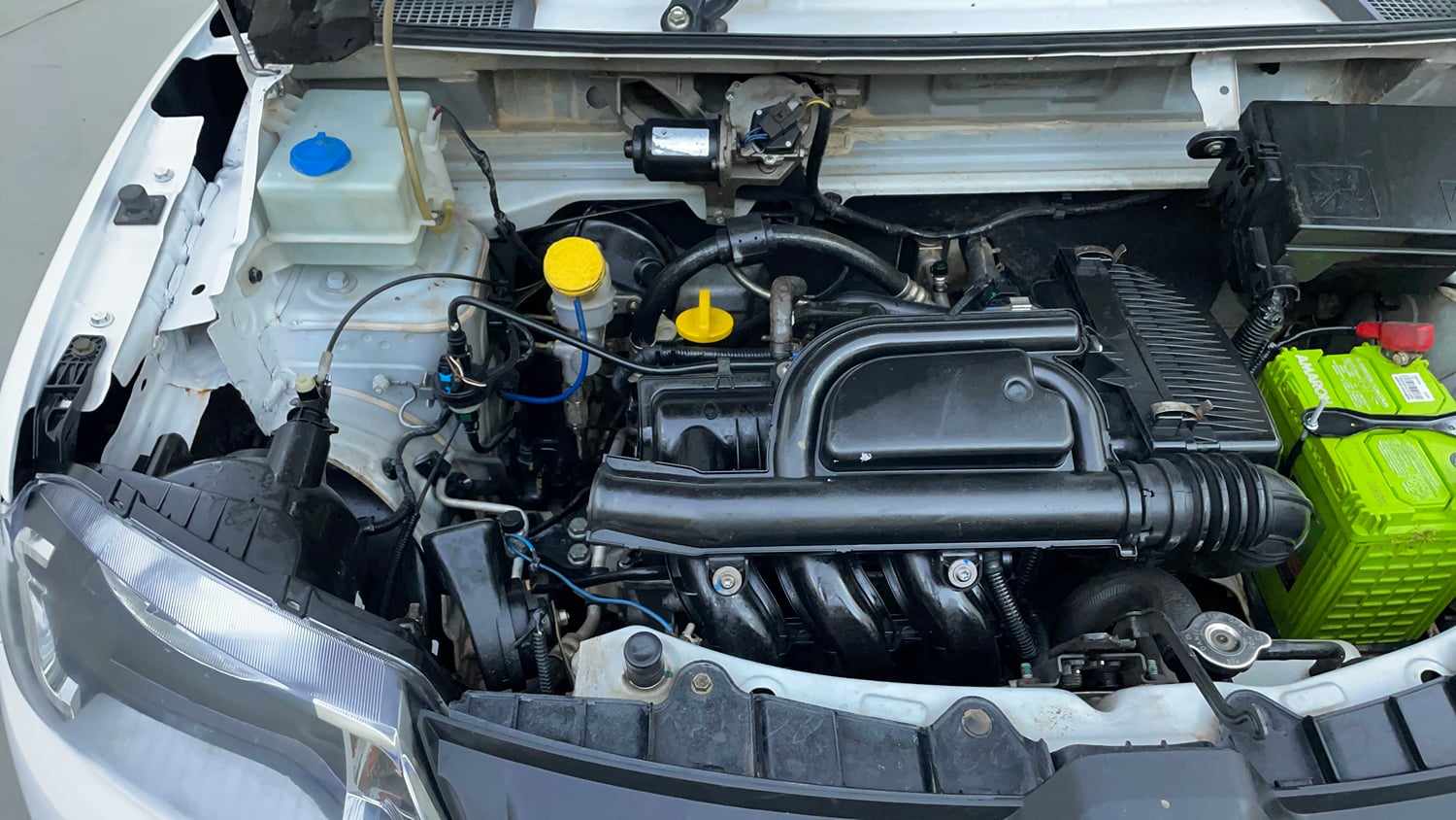 Used 2015 Renault Kwid RXT Petrol Manual engine ENGINE RIGHT SIDE VIEW