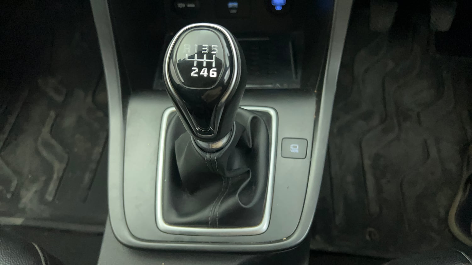 Used 2023 Hyundai Creta SX 1.5 Petrol Petrol Manual interior GEAR  KNOB VIEW