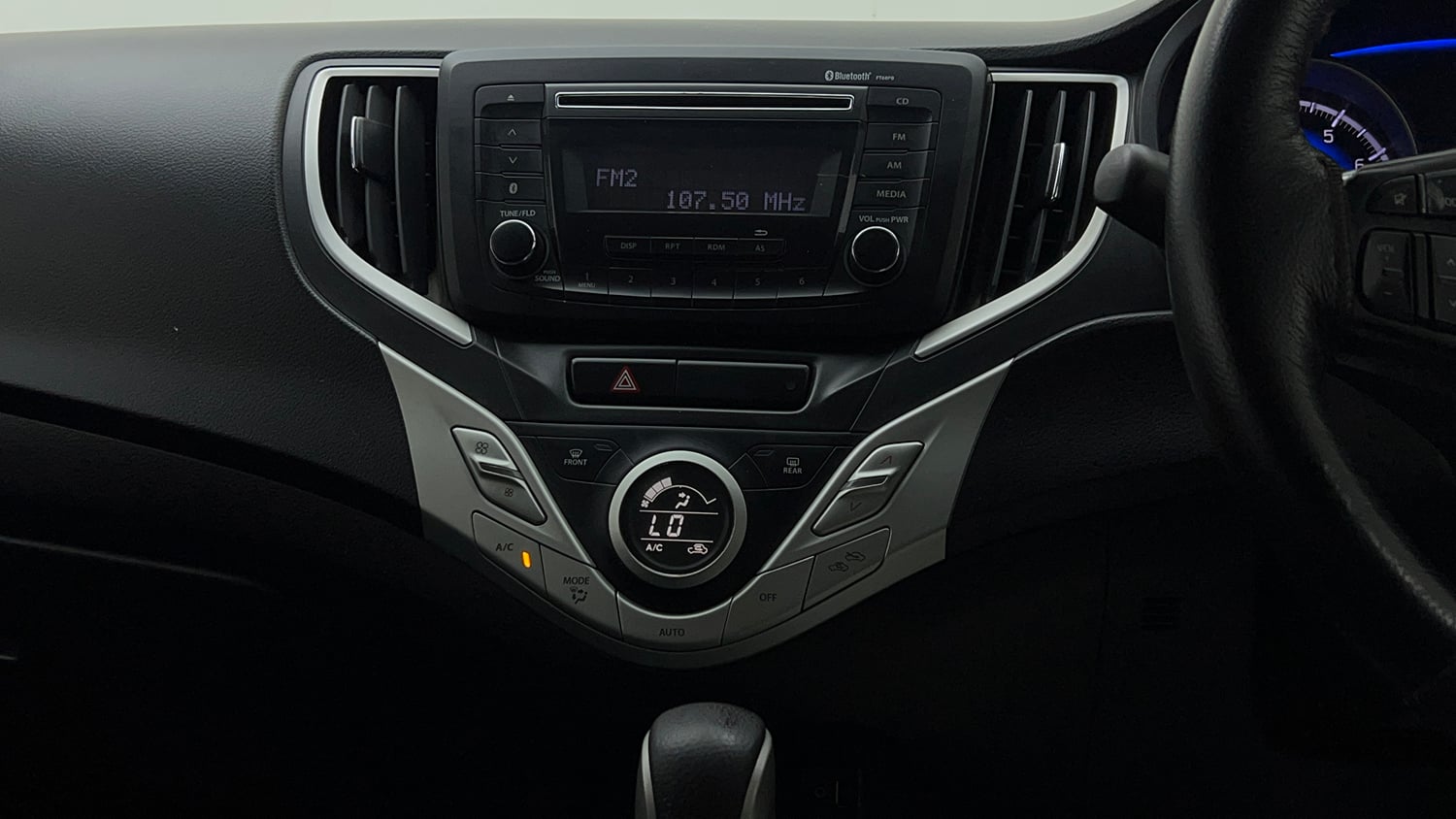 Used 2018 Maruti Suzuki Baleno Delta 1.2 AT Petrol Automatic interior MUSIC SYSTEM & AC CONTROL VIEW