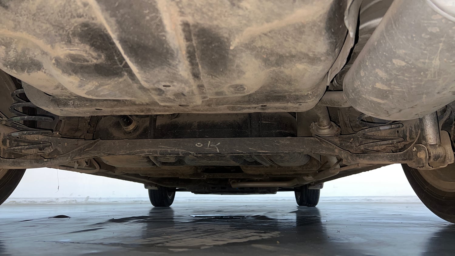 Used 2017 Honda City V Petrol Petrol Manual extra REAR UNDERBODY VIEW (TAKEN FROM REAR)