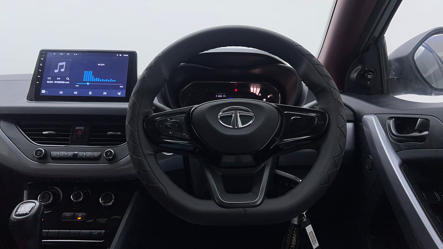 Used 2022 Tata Nexon XM (S) Petrol Manual interior STEERING VIEW