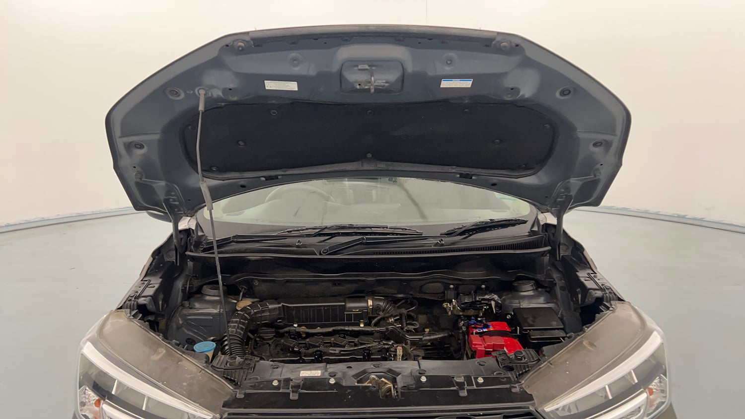 Used 2022 Maruti Suzuki XL6 Zeta MT Petrol Petrol Manual engine ENGINE & BONNET OPEN FRONT VIEW