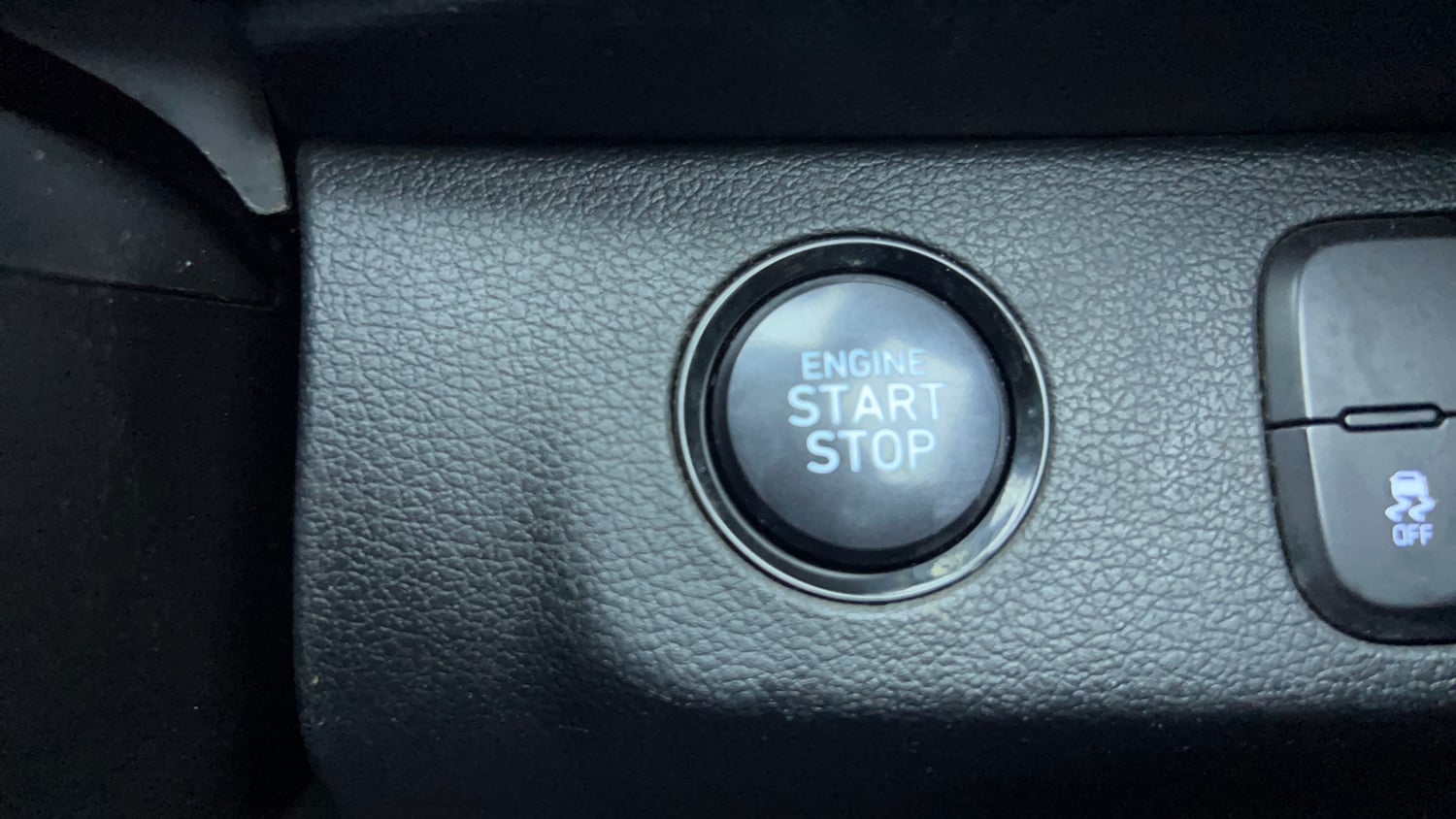 Used 2019 Hyundai Venue SX Plus 1.0 Turbo DCT Petrol Automatic top_features Keyless start