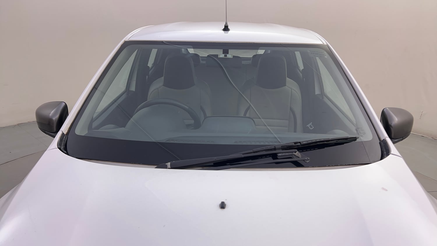 Used 2017 Renault Kwid 1.0 RXT Petrol Manual exterior FRONT WINDSHIELD VIEW