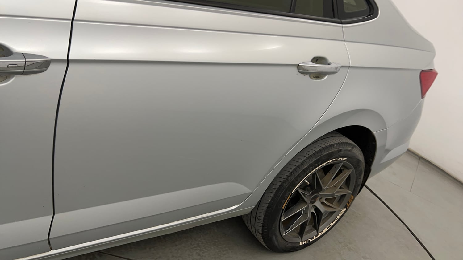 Used 2023 Skoda Slavia Ambition 1.5L TSI MT Petrol Manual dents MINOR SCRATCH