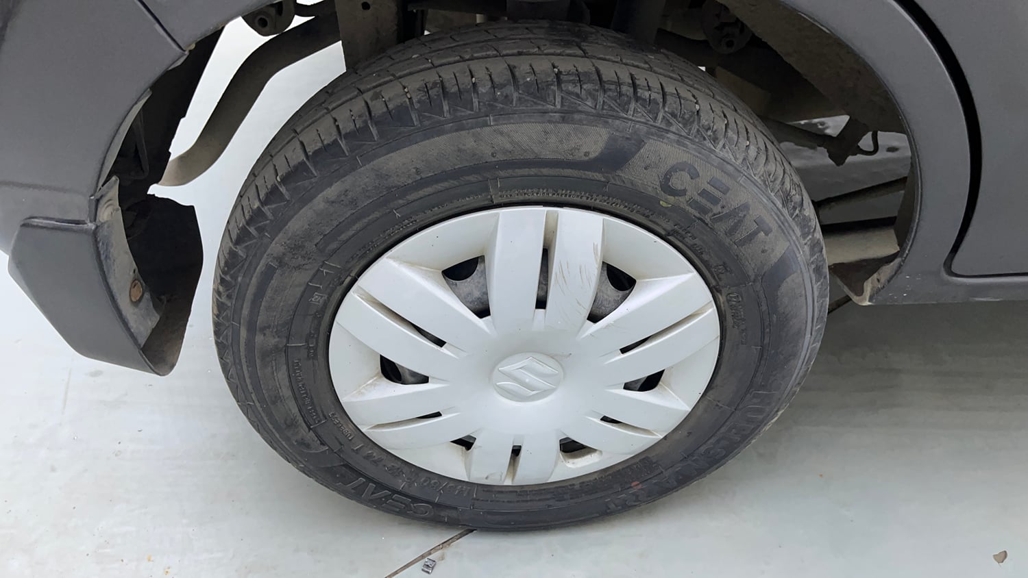 Used 2020 Maruti Suzuki Alto 800 LXi Petrol Manual tyres RIGHT REAR TYRE RIM VIEW