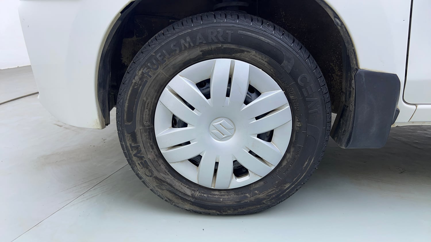 Used 2023 Maruti Suzuki Alto 800 VXi Petrol Manual tyres LEFT FRONT TYRE RIM VIEW