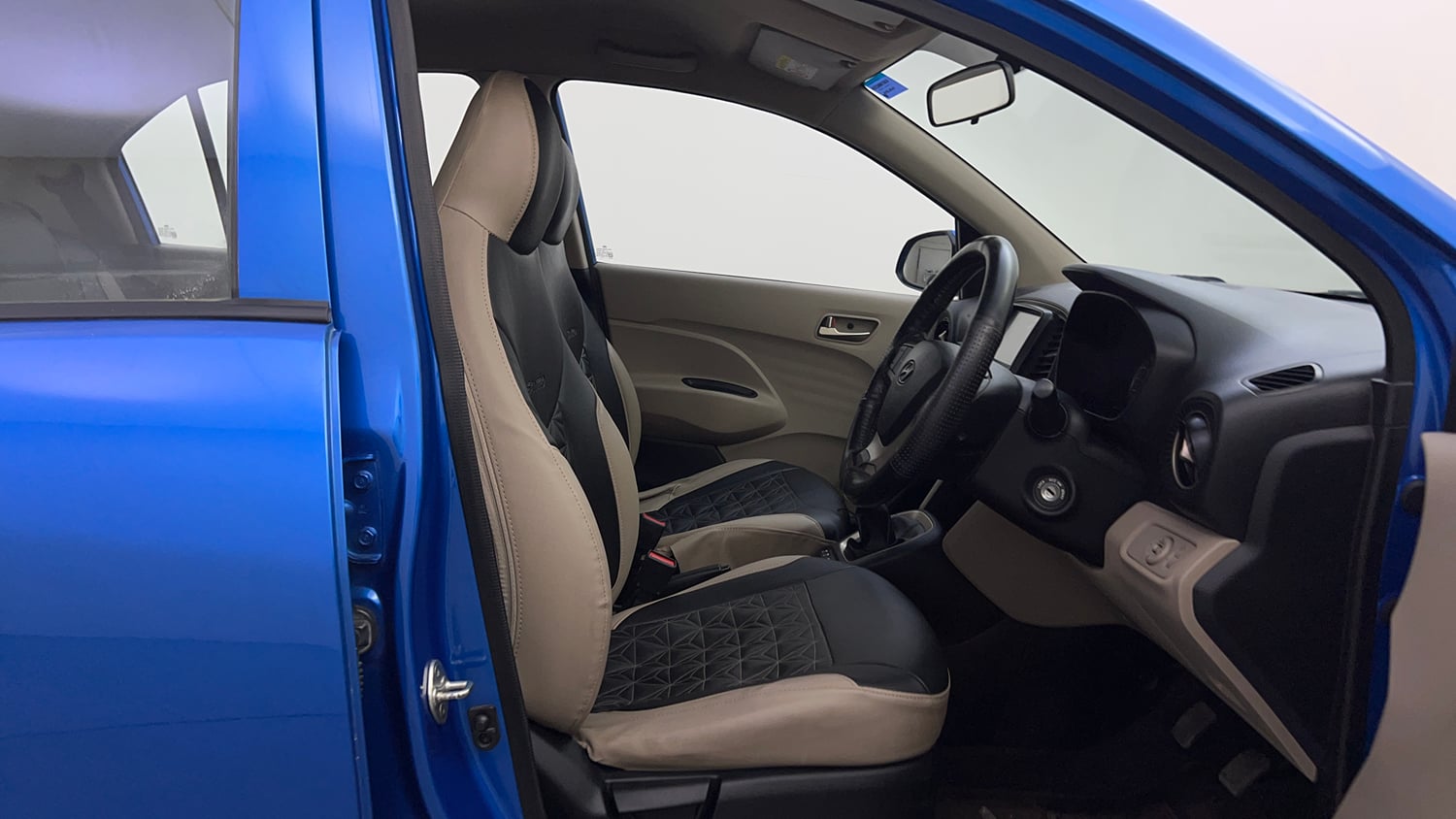 Used 2019 Hyundai Santro Asta Petrol Manual interior RIGHT SIDE FRONT DOOR CABIN VIEW
