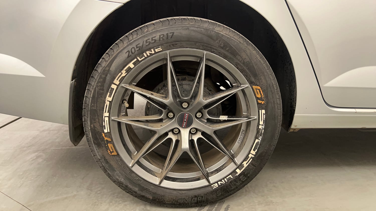 Used 2023 Skoda Slavia Ambition 1.5L TSI MT Petrol Manual tyres RIGHT REAR TYRE RIM VIEW