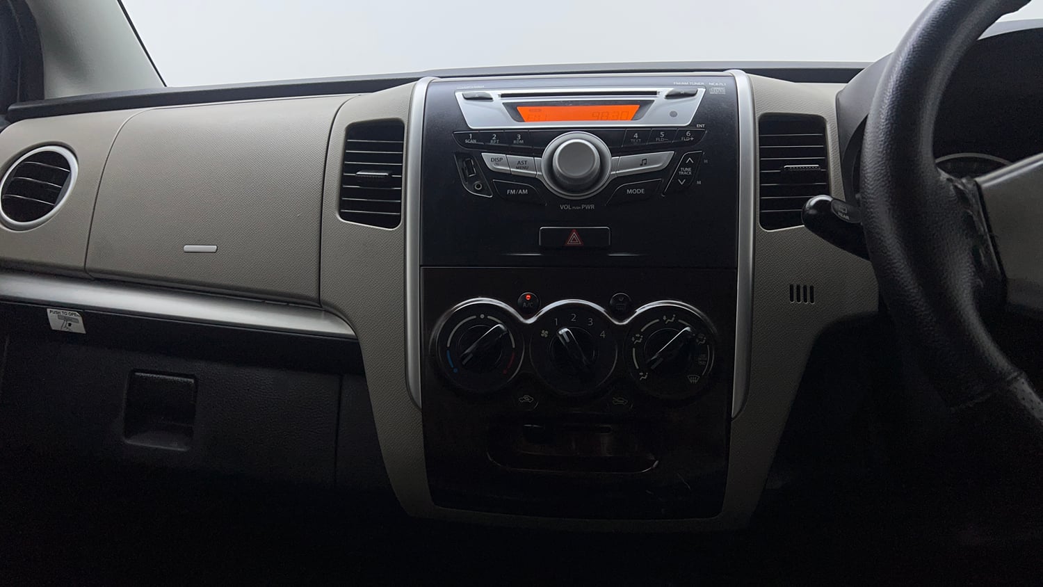 Used 2016 Maruti Suzuki Wagon R 1.0 VXI AMT Petrol Automatic interior MUSIC SYSTEM & AC CONTROL VIEW