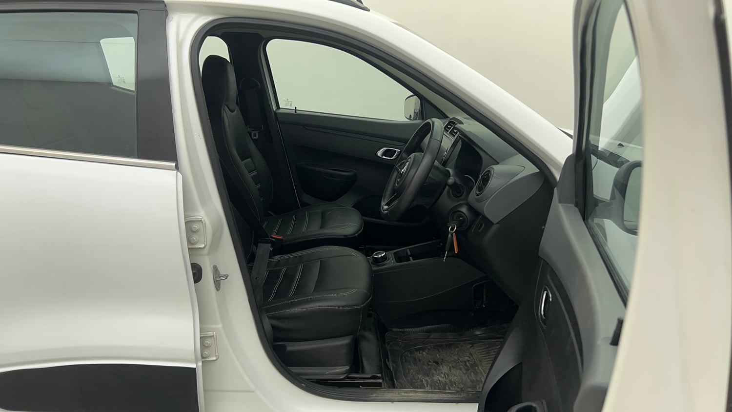 Used 2020 Renault Kwid 1.0 RXT AMT Opt Petrol Automatic interior RIGHT SIDE FRONT DOOR CABIN VIEW