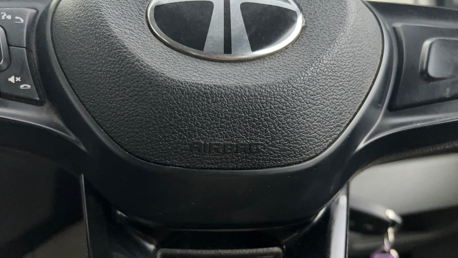 Used 2024 Tata Tiago XT CNG Cng Manual top_features Airbags