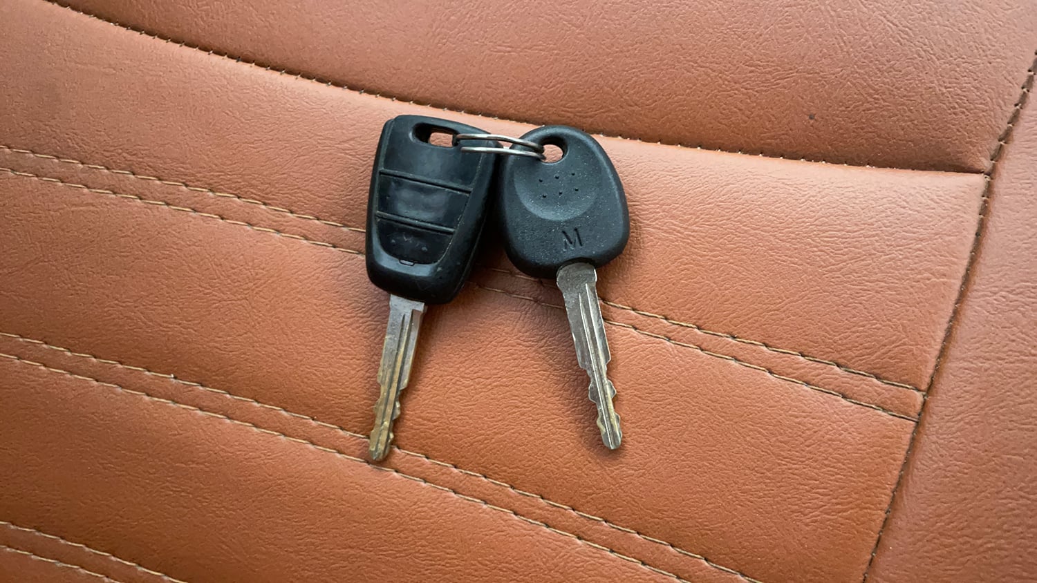 Used 2021 Hyundai Santro Sportz AMT Petrol Automatic extra CAR KEY VIEW