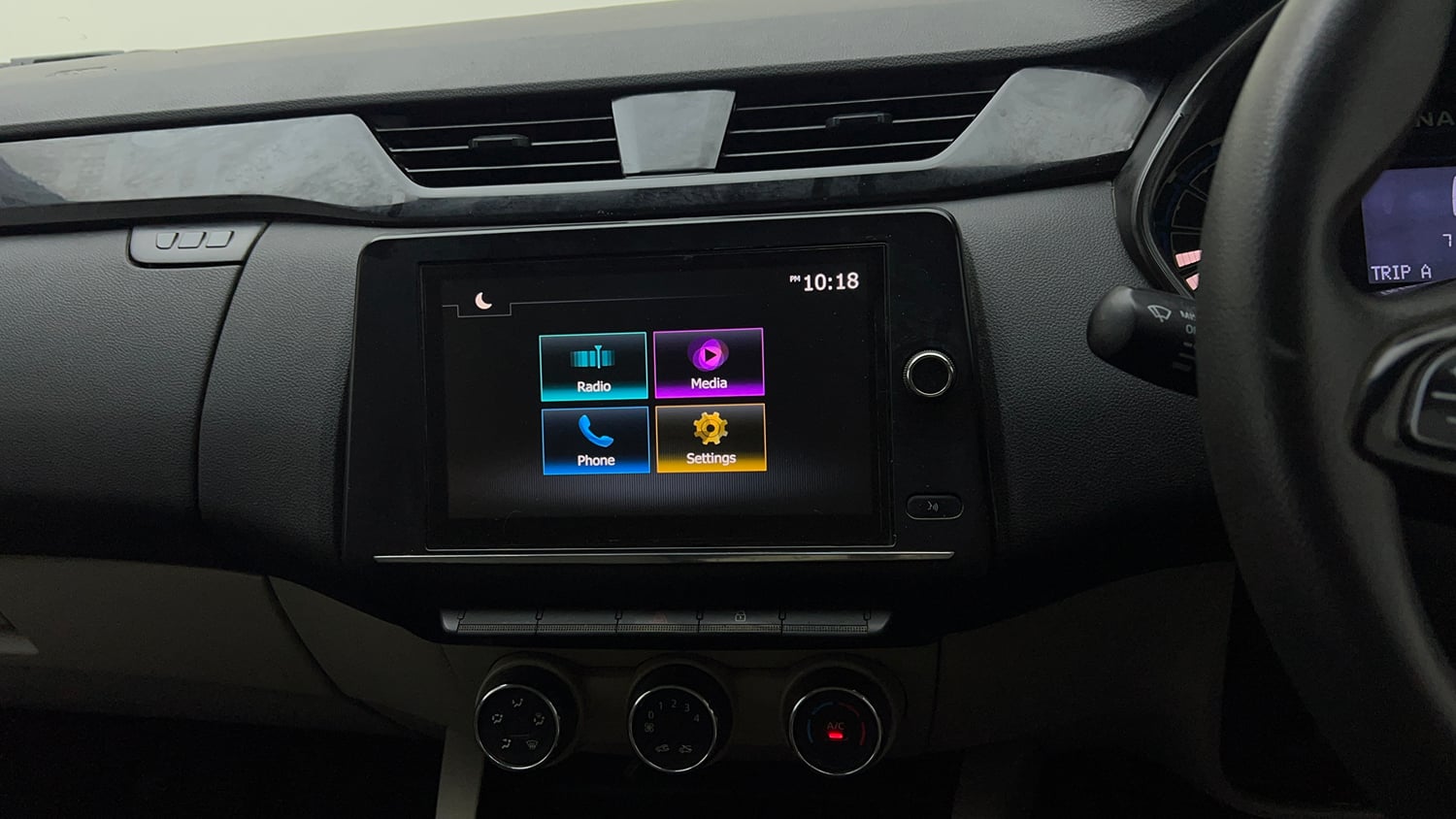 Used 2022 Renault Triber RXT Petrol Manual top_features Integrated (in-dash) music system