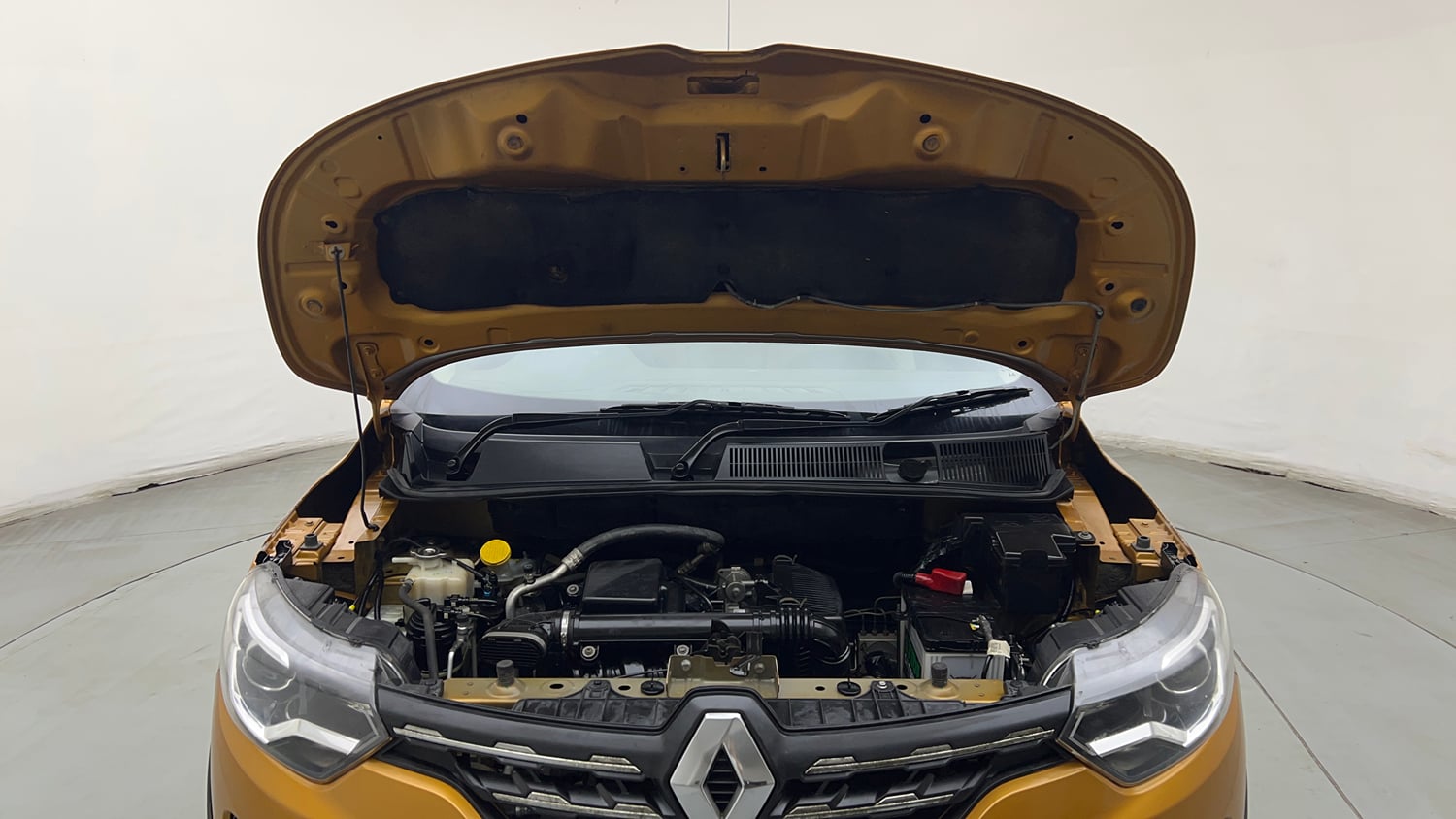 Used 2022 Renault Triber RXT Petrol Manual engine ENGINE & BONNET OPEN FRONT VIEW